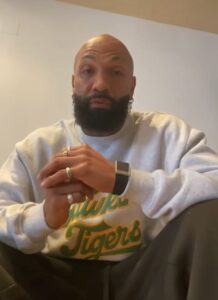 El capitán de la Roja Nacional de Guinea Ecuatorial 🇬🇶 Emilio NSUE LÓPEZ pide perdón al gobierno.